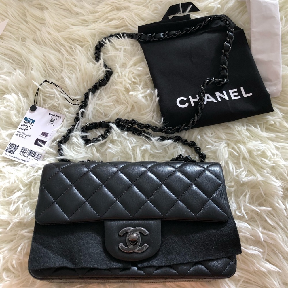 Bag not for Sale (Only Dust bag & box  for Sale, let me know if you interested)